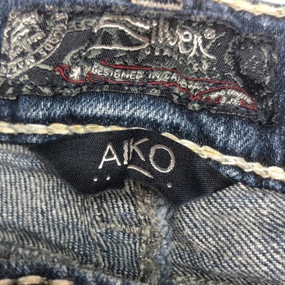 SILVER AIKO LOW STRAIGHT JEANS 26x32 ⭐️